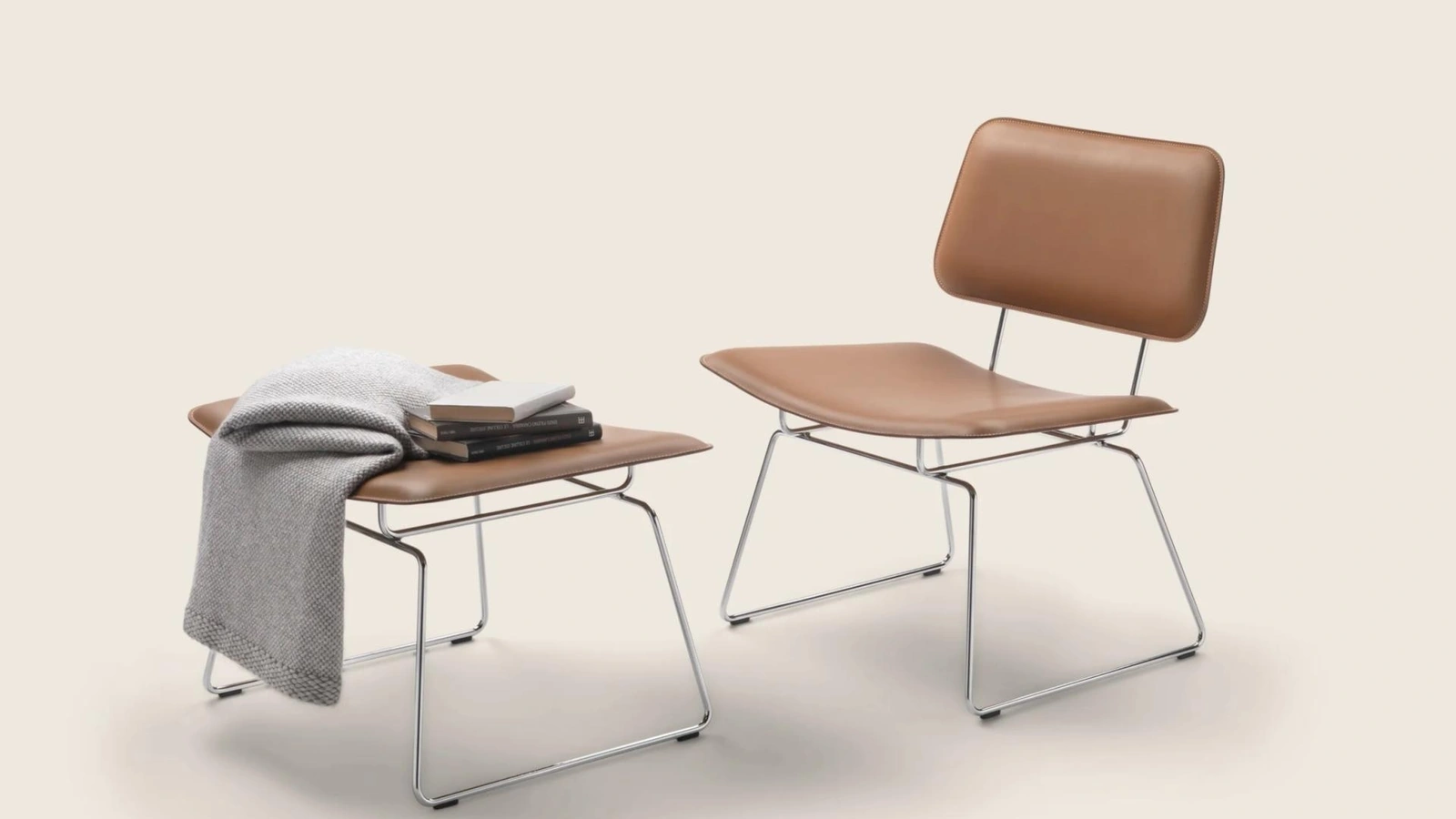 Poltroncina in cuoio con struttura in metallo Echoes SH di Flexform