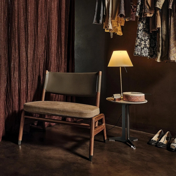 Poltroncina in legno, cuoio e tessuto Ortigia SH di Flexform