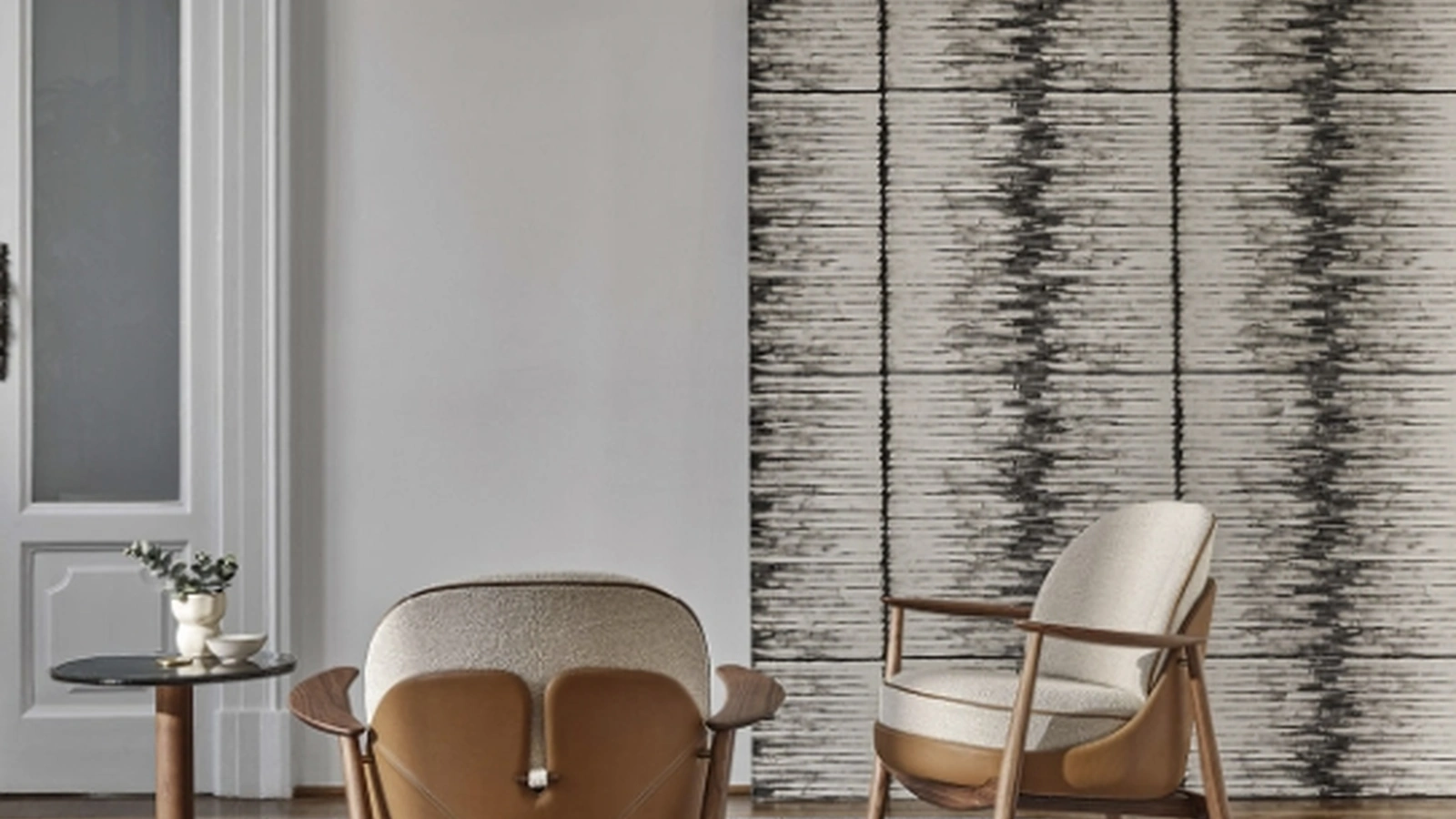 Poltroncina Ginkgo in tessuto e pelle di Porada