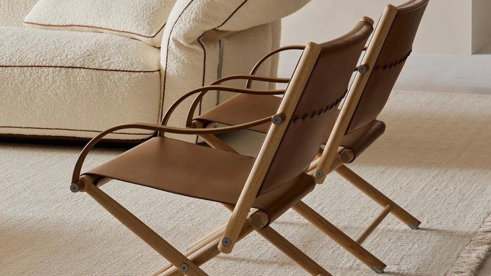 Poltroncina in cuoio e legno Lauren di Flexform