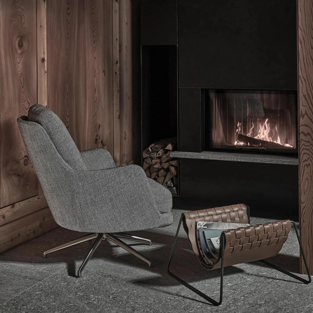 Poltrona Marley in tessuto con base girevole in alluminio di Flexform
