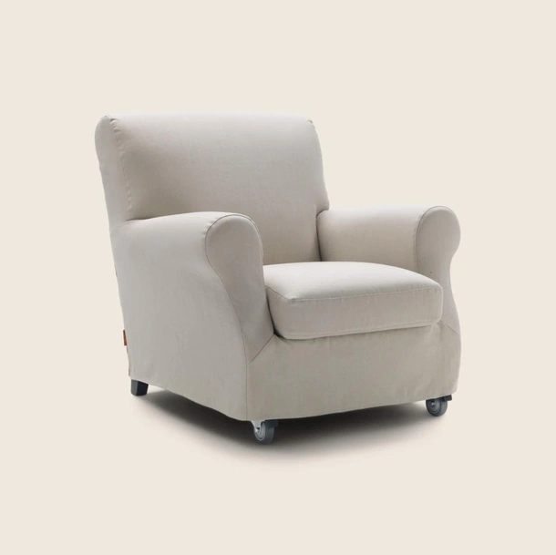 Poltroncina classica su ruote Nonnamaria in tessuto imbottito di Flexform