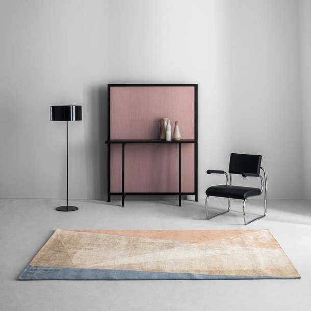 Poltroncina in pelle con struttura in acciaio Sant' Elia di Zanotta