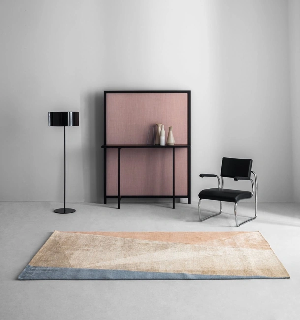 Poltroncina in pelle con struttura in acciaio Sant' Elia di Zanotta