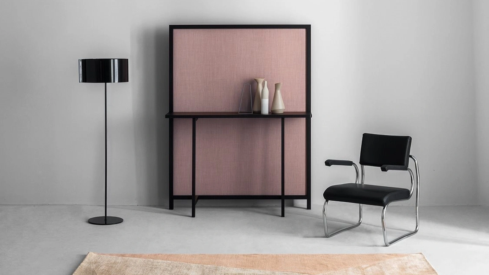 Poltroncina in pelle con struttura in acciaio Sant' Elia di Zanotta