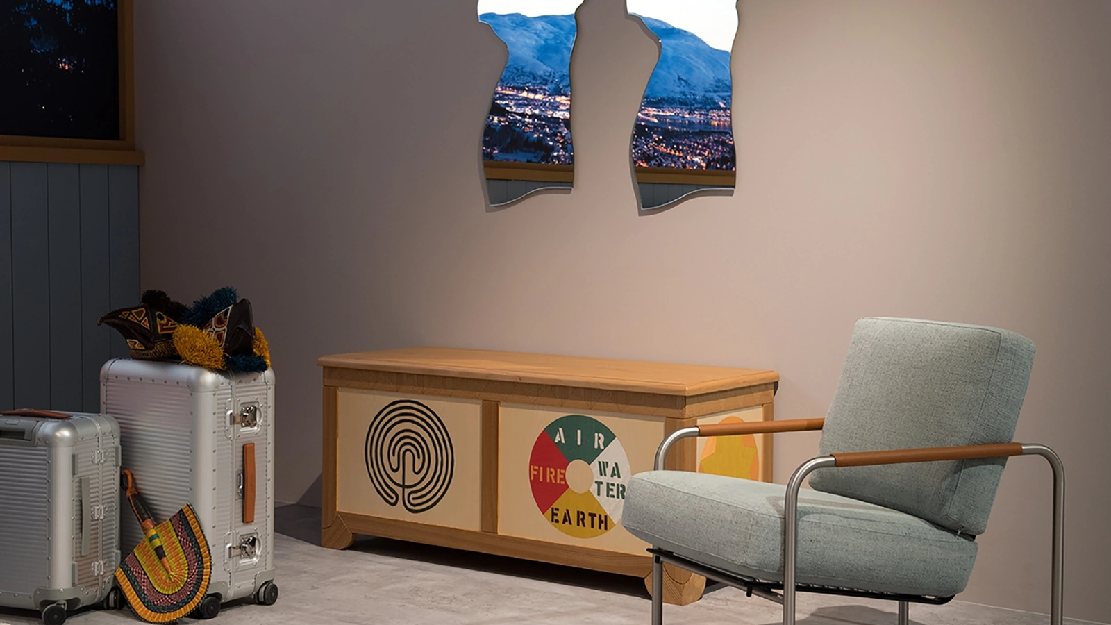 Poltroncina Susanna in tessuto con struttura in acciaio di Zanotta