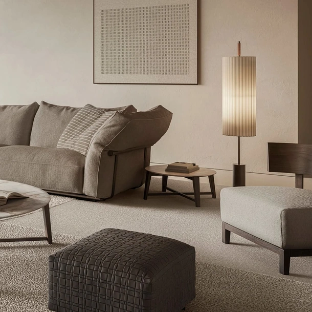 Poltroncina Thomas in legno massello con seduta imbottita di Flexform