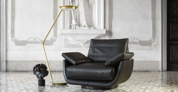 Maxi Poltrona girevole in pelle Tuliss di Desirèe
