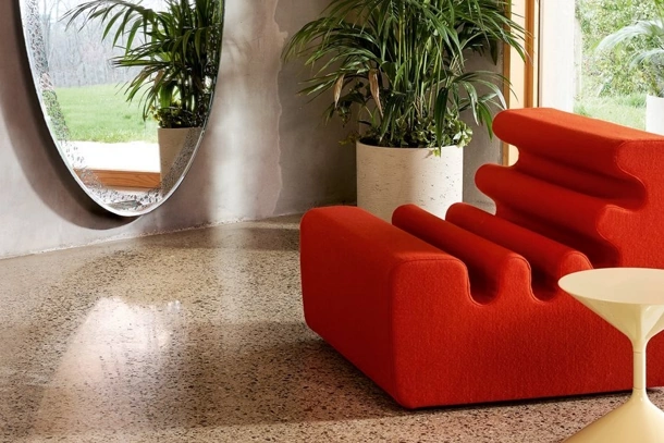Poltrona di design in tessuto bielastico Karelia di Zanotta