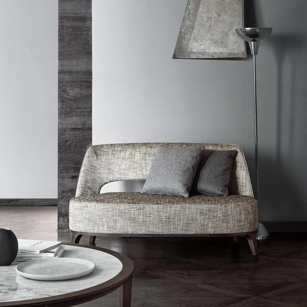 Divano lineare dalle dimensioni contenute Ermione di Flexform