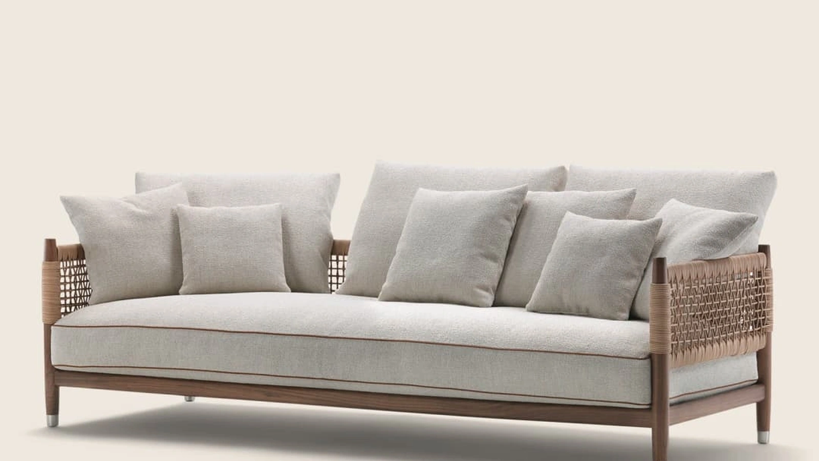 Divano lineare Parker in tessuto imbottito con struttura in legno di Flexform