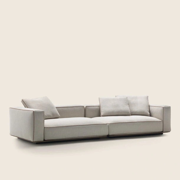 Divano lineare in tessuto Grandemare di Flexform