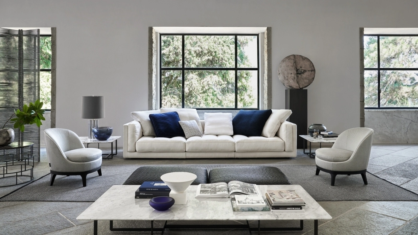 Divano lineare in tessuto imbottito Lucien di Flexform