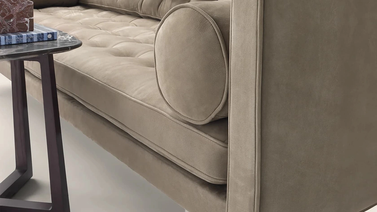 Divano lineare in pelle Magister di Flexform