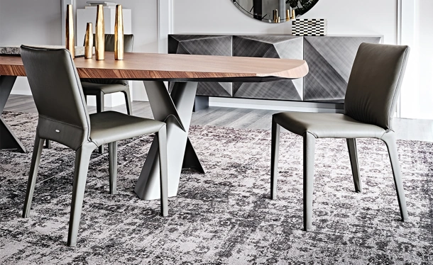 Sedia rivestita interamente in pelle Penelope di Cattelan Italia