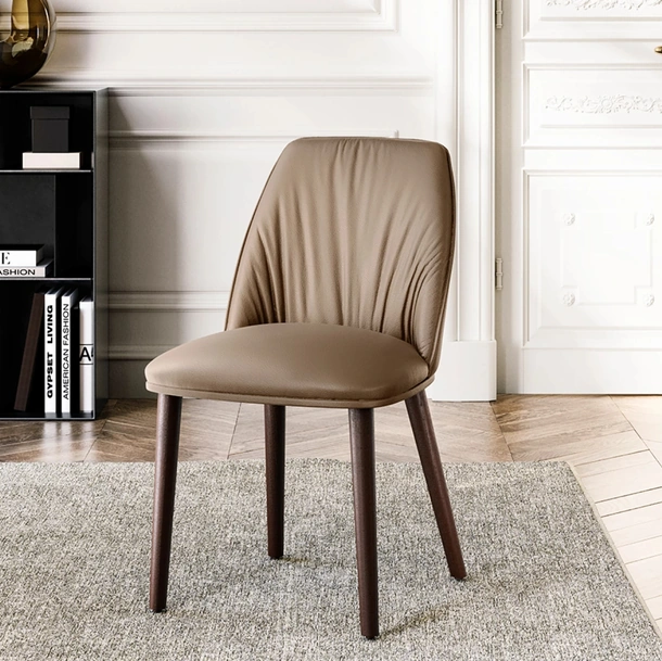 Sedia in pelle Diva di Eforma