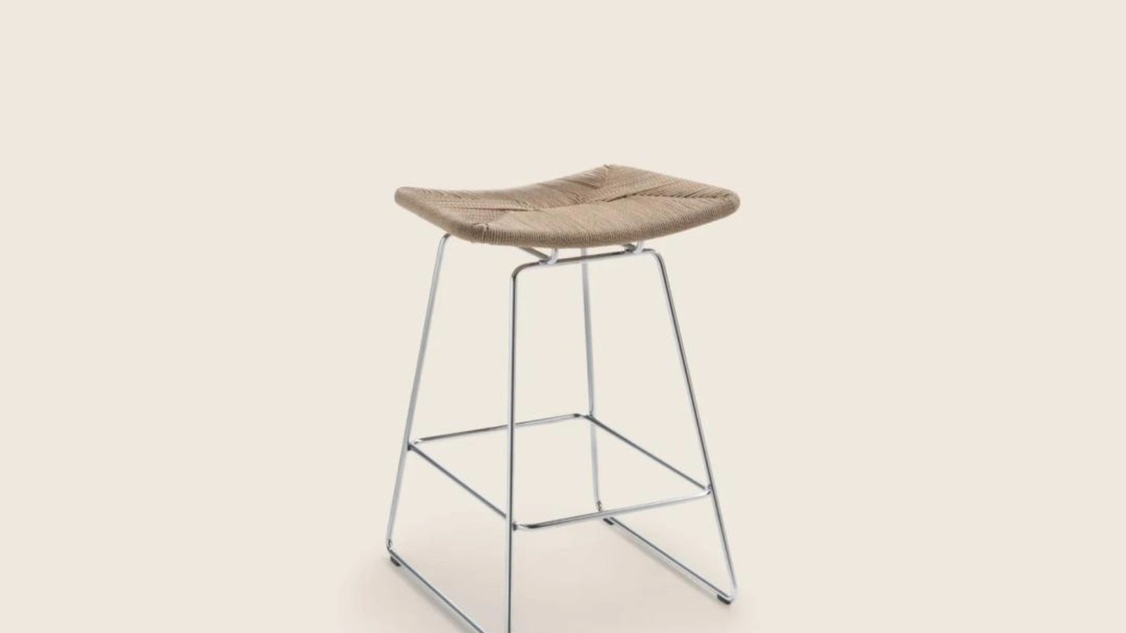 Sgabello Echoes in metallo e paglia di fiume di Flexform