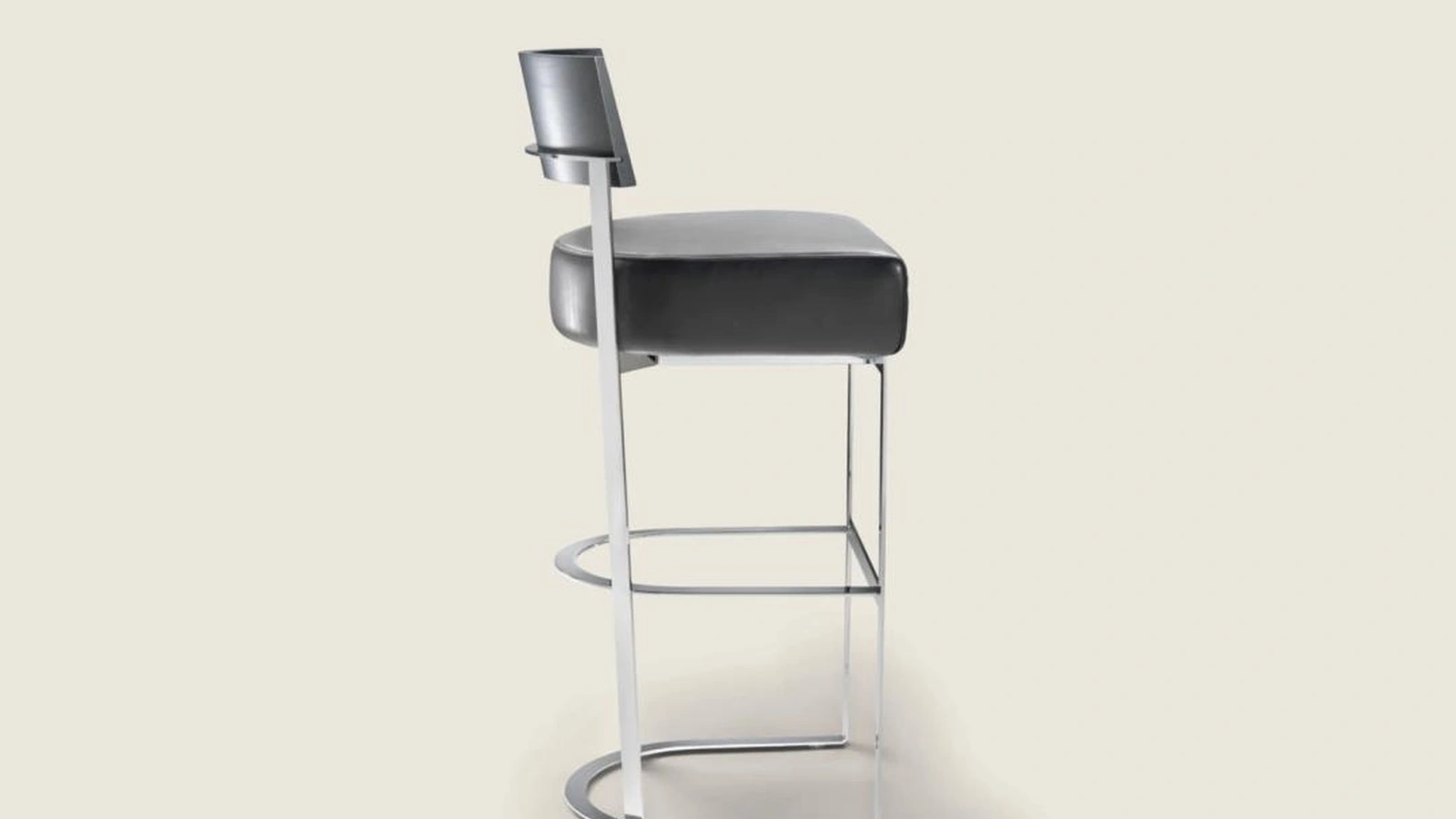 Sgabello Morgan in metallo con seduta in pelle imbottita di Flexform