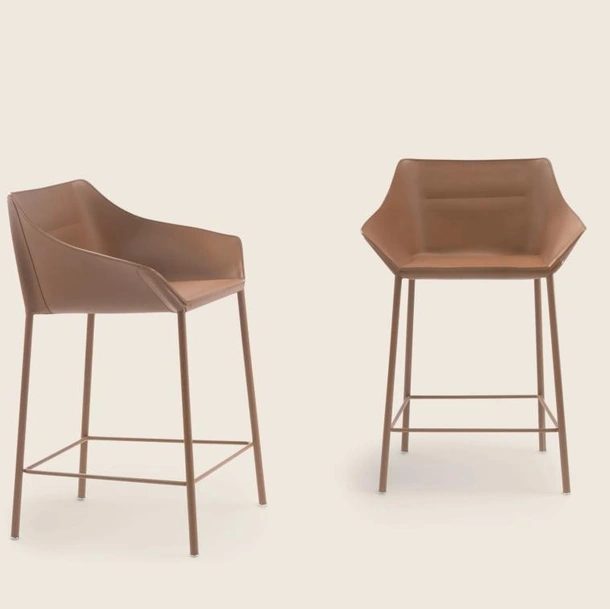 Sgabello Haiku in cuoio e metallo di Flexform