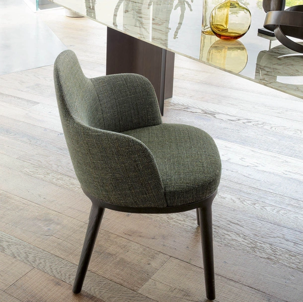 Sedia imbottita con struttura in legno Lucylle di Lema