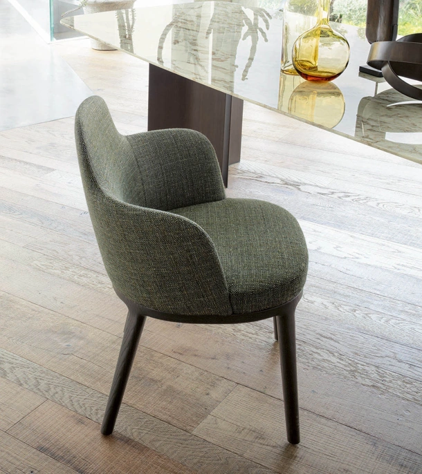 Sedia imbottita con struttura in legno Lucylle di Lema