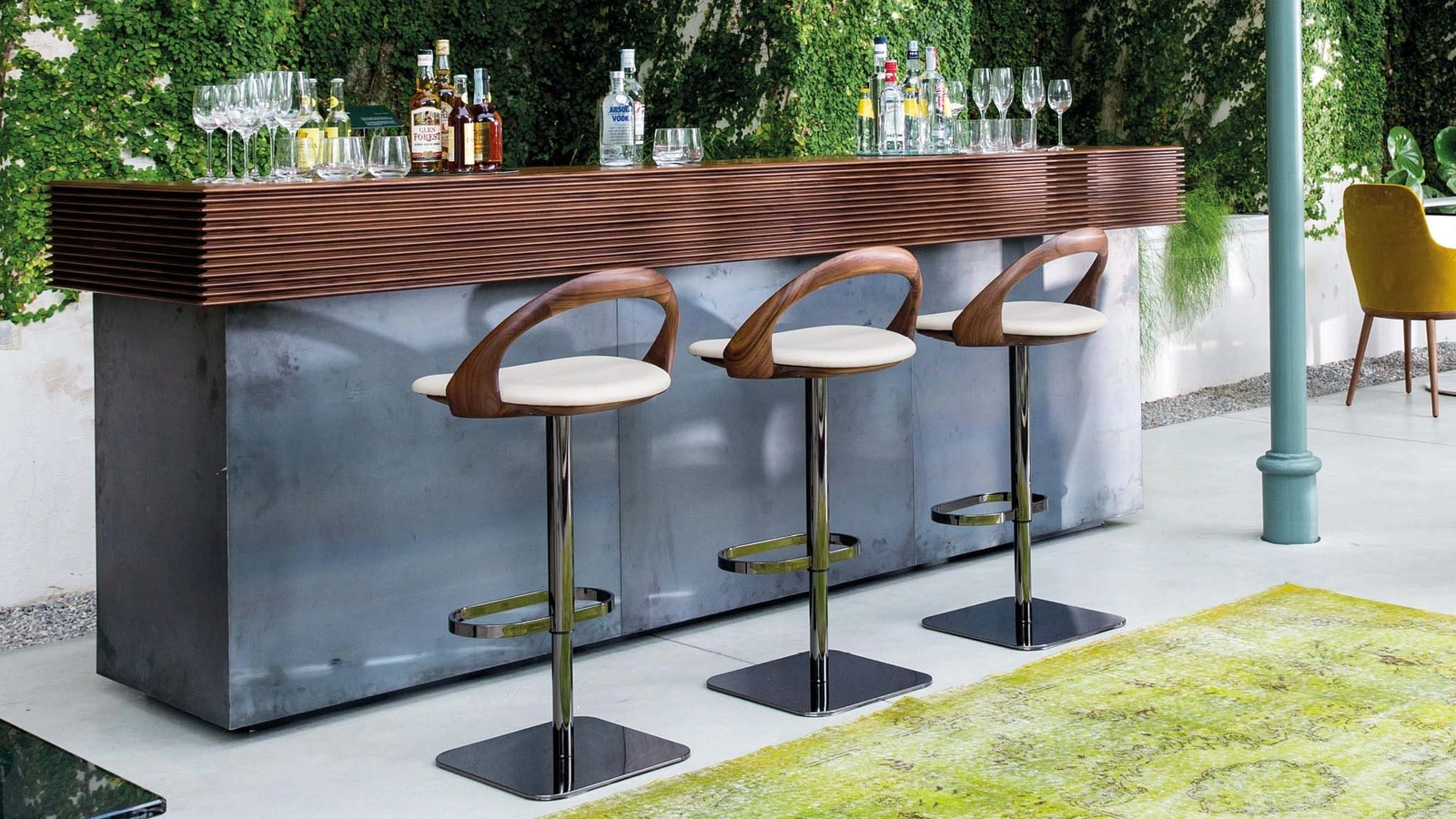 Sgabello di design Ester di Porada