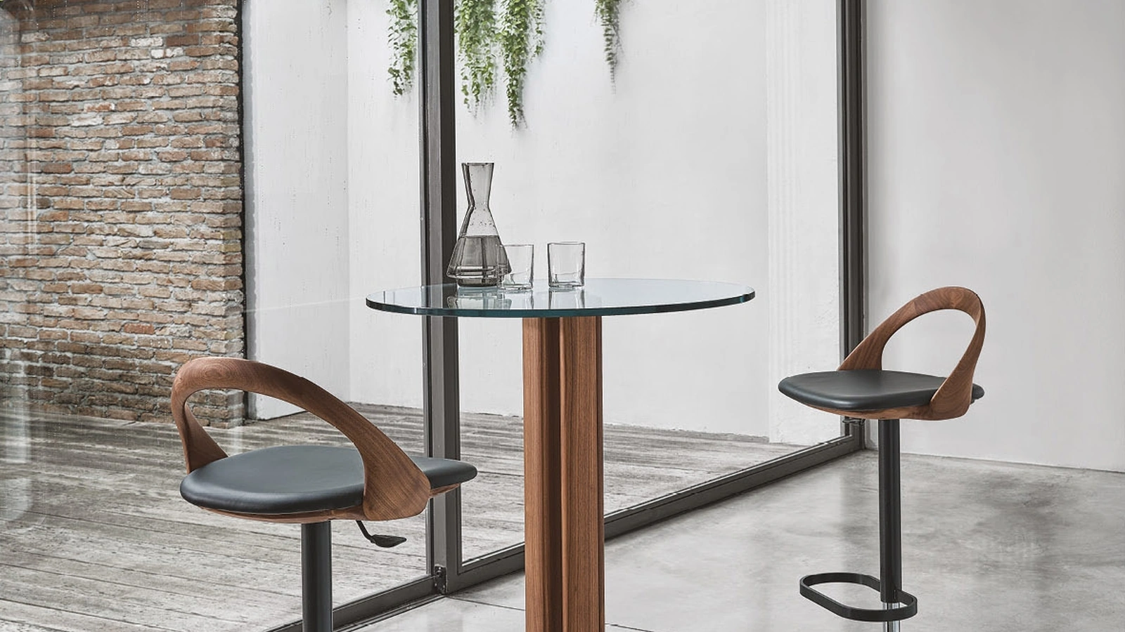 Sgabello di design Ester di Porada