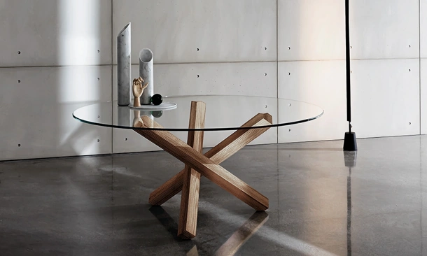 Tavolo rotondo in vetro con base in legno Aikido di Sovet