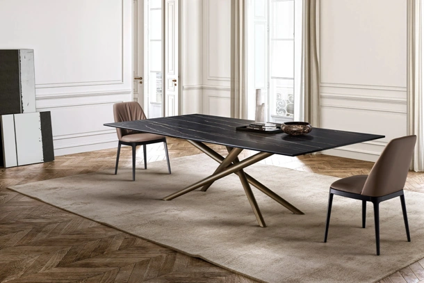 Tavolo Baly con top in ceramica di Eforma