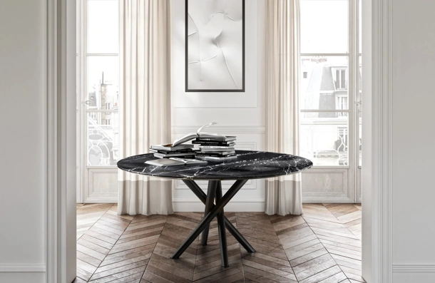 Tavolo Baly con top in marmo di Eforma