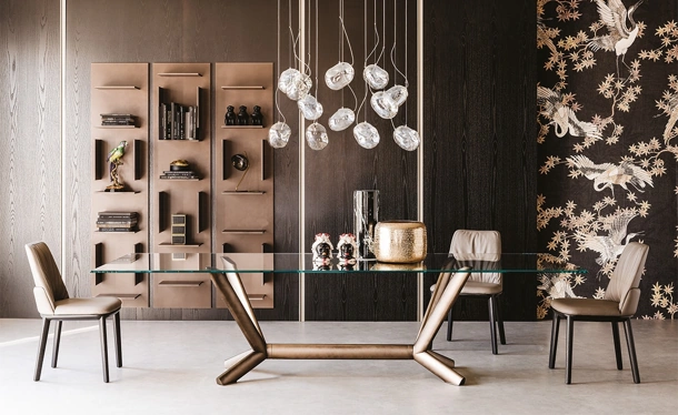 Tavolo con base in acciaio e piano in cristallo Planer di Cattelan Italia