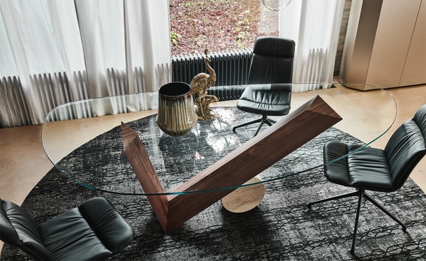 Tavolo in vetro con base in legno Valentino di Cattelan Italia