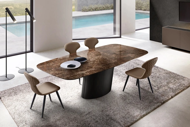Tavolo Dorado con top in marmo di Eforma