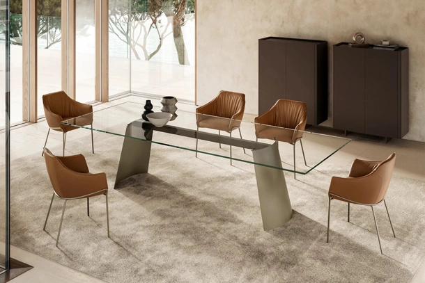 Tavolo Dorian con top in cristallo di Eforma
