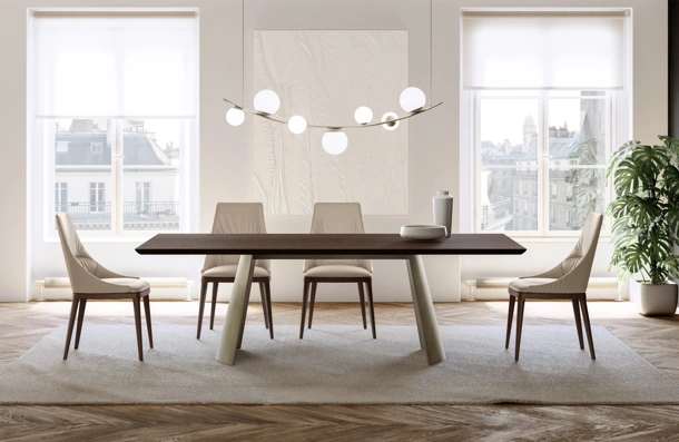 Tavolo Dorian con top in legno di Eforma