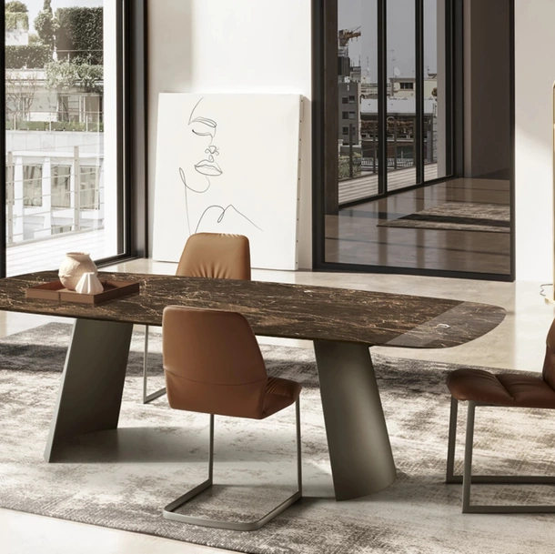 Tavolo Dorian con top in marmo di Eforma