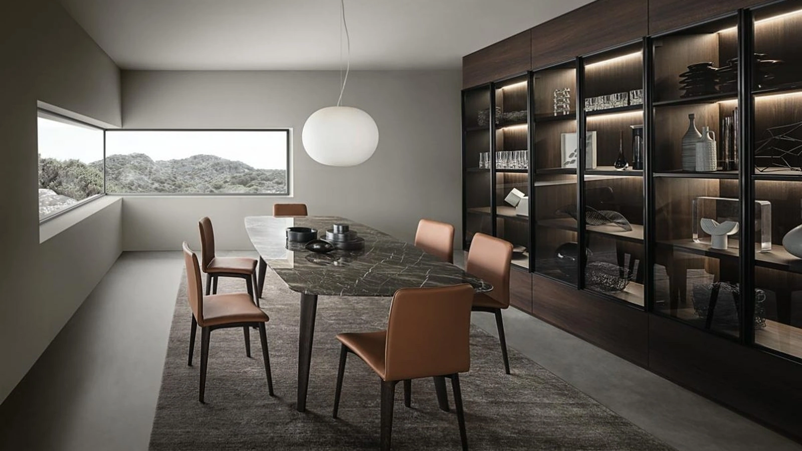 Tavolo Edward con top in marmo e base in legno di Giellesse