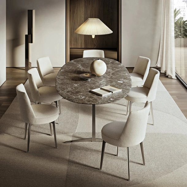 Tavolo Fly con top in marmo di Flexform