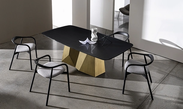 Tavolo Grandeod shaped estensibile di Sovet