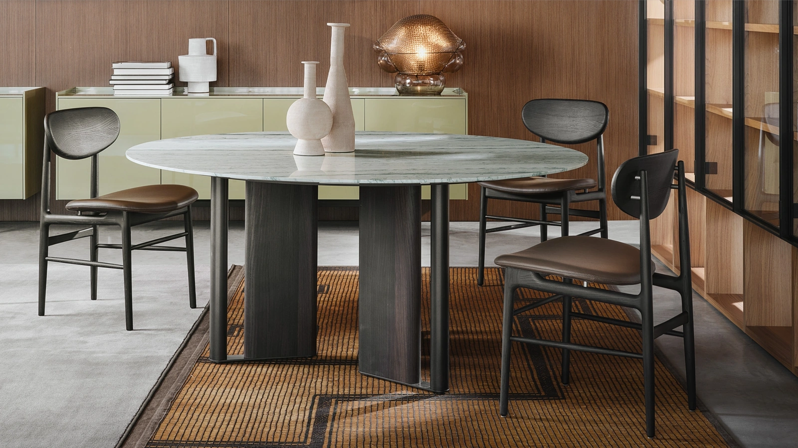 Tavolo In-Between con top in marmo di Lema