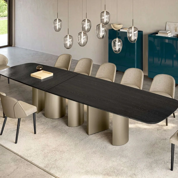 Tavolo Plai XL con top in legno di Eforma