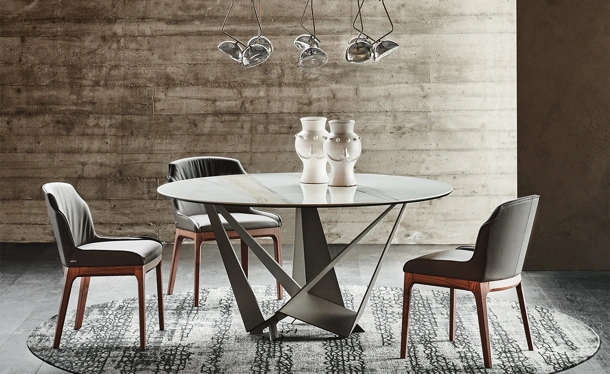 Tavolo rotondo in ceramica con base in acciaio Skorpio Keramic Round di Cattelan Italia