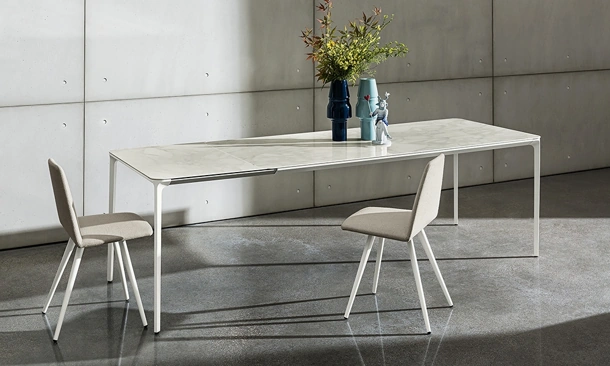 Tavolo Slim estensibile con top in ceramica di Sovet