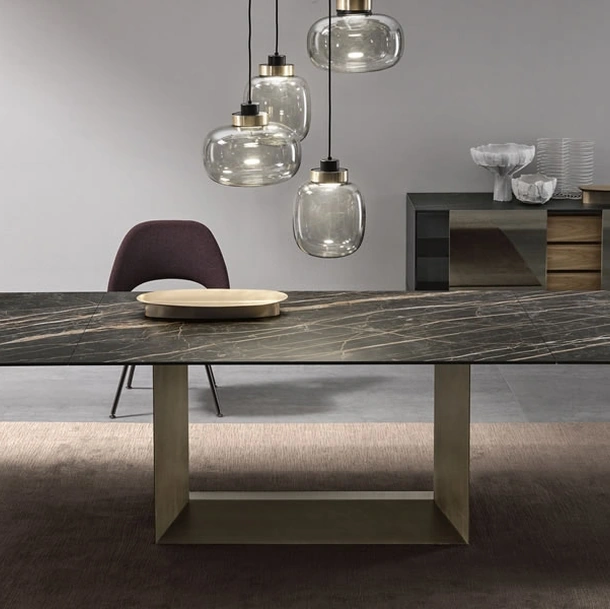 Tavolo in ceramica con allunghe laterali e basamento in metallo T5E di Tonelli