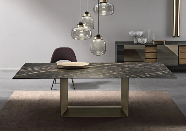 Tavolo in ceramica con allunghe laterali e basamento in metallo T5E di Tonelli