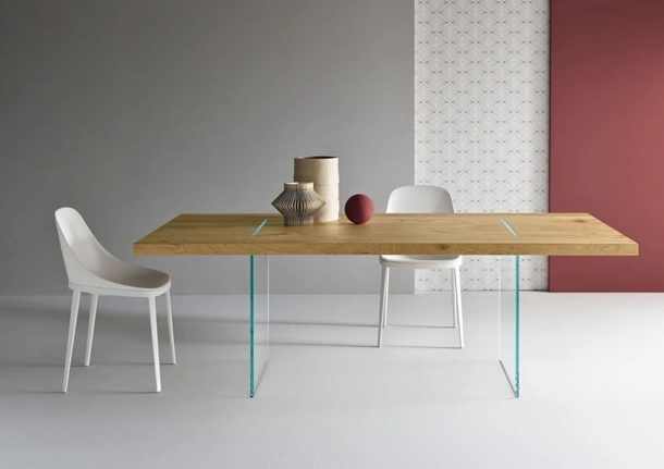 Tavolo realizzato con travi in rovere recuperato Tavolante Aged Oak di Tonelli