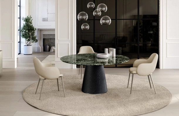 Tavolo Teo con top in marmo di Eforma
