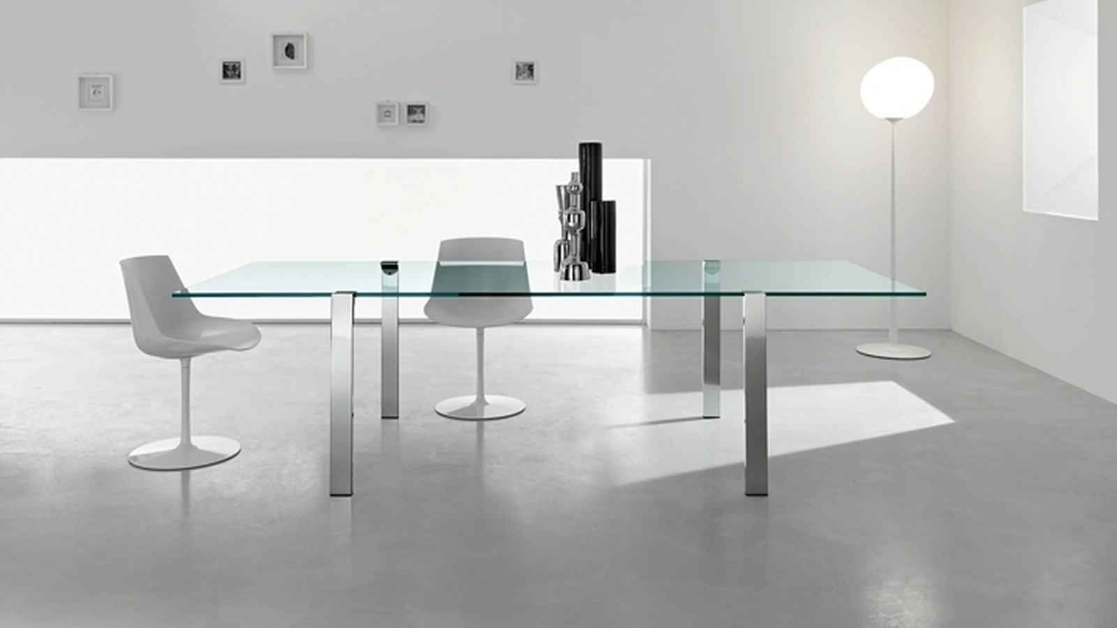 Tavolo Livingstand con top in vetro di Tonelli
