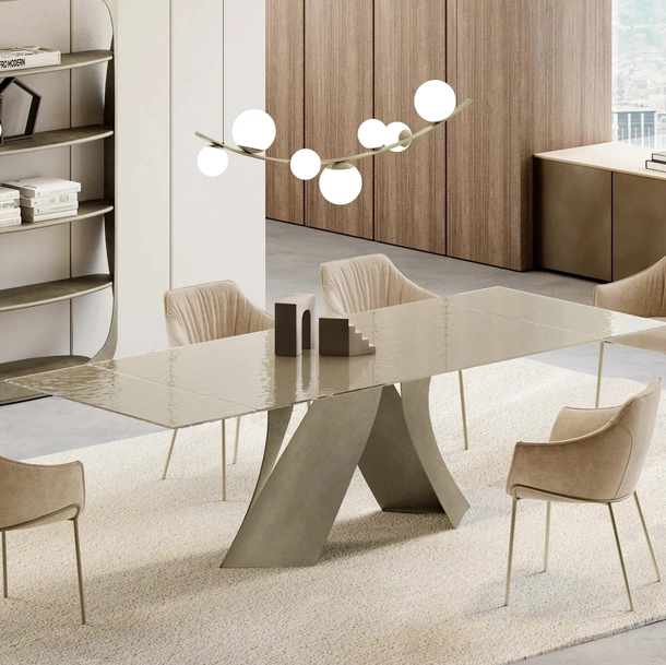 Tavolo allungabile Twist con top in cristallo di Eforma