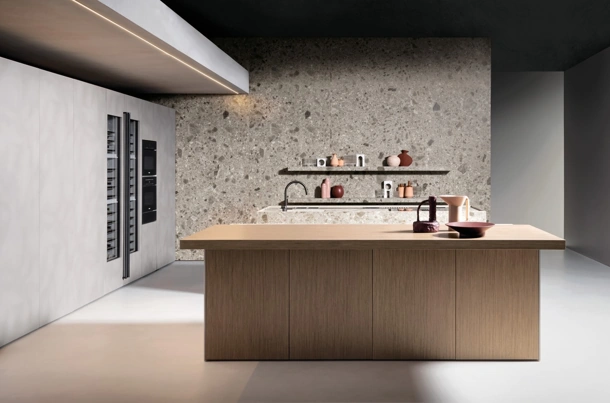 Cucina Design con isola Antis Project 5 in Wood caneté plus Brown di Euromobil